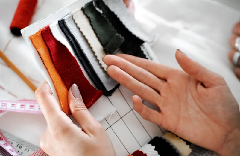 Fabricante de ropa con servicio de paquete completo en Colombia