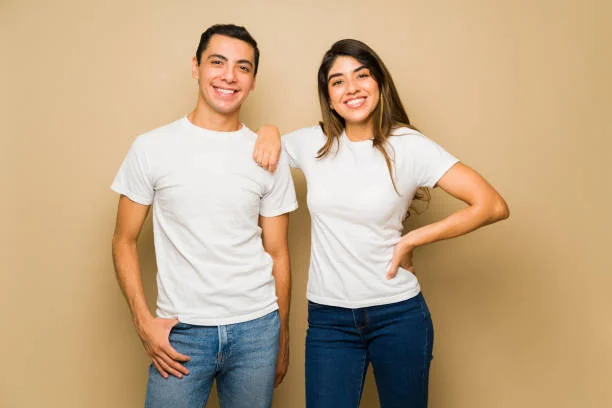 Tipo de camisetas para hombres y mujeres industria de la moda, textiles